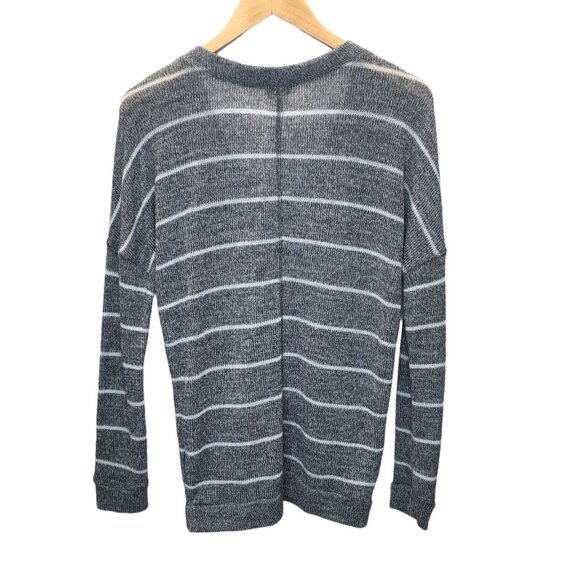 V-Neck Sweater Women Size Small Gray Stripe V-Neck Casual Basic Preppy Staple - Picture 2 of 6